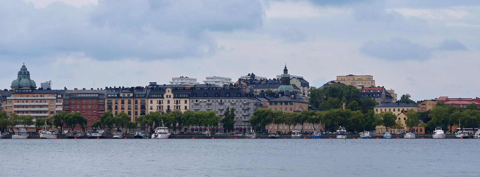 Norr Mälarstrand sett från Söder Mälarstranf.